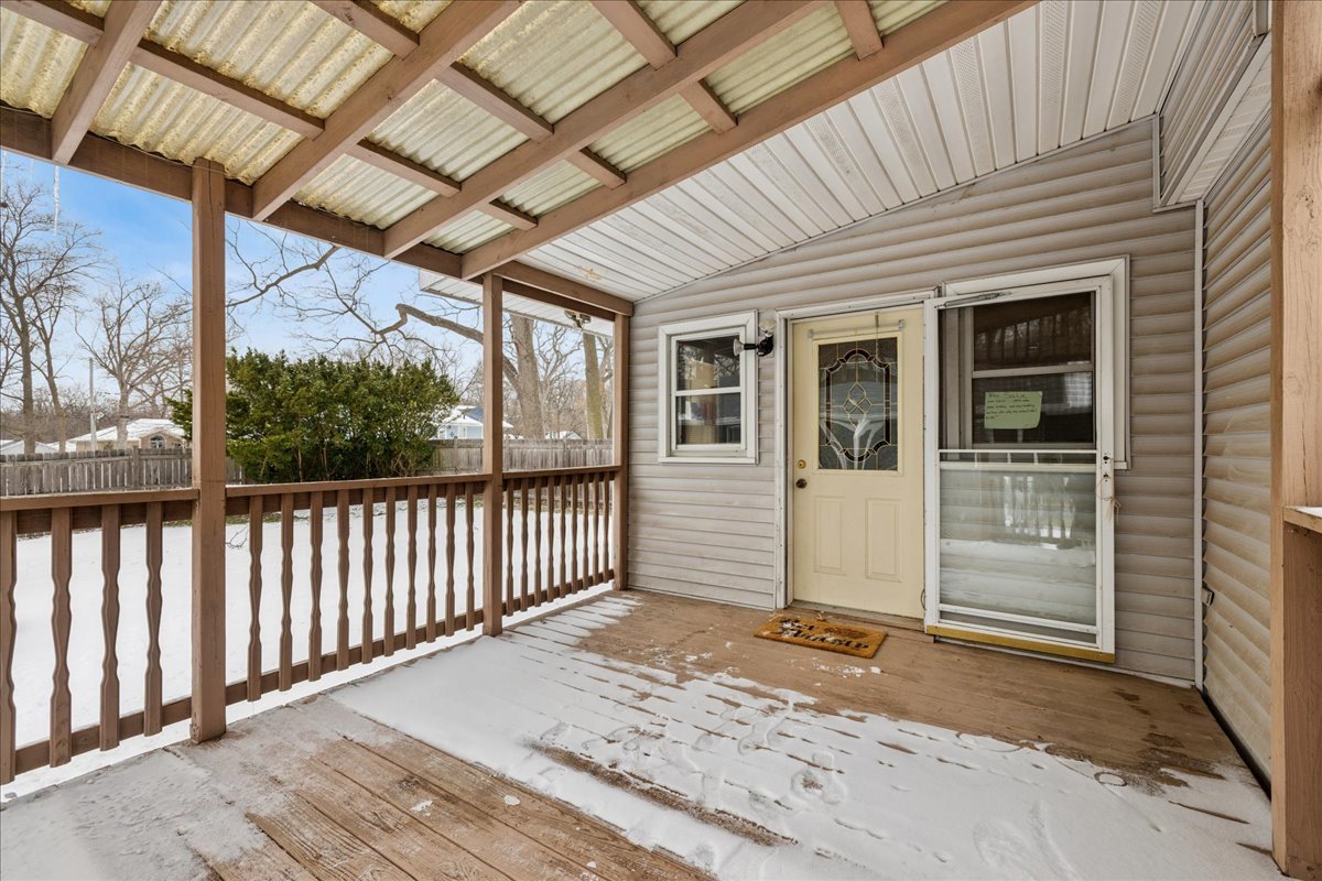 338 College Avenue, Winthrop Harbor, IL 60096