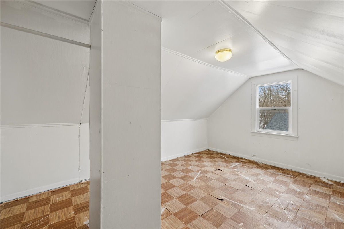 338 College Avenue, Winthrop Harbor, IL 60096