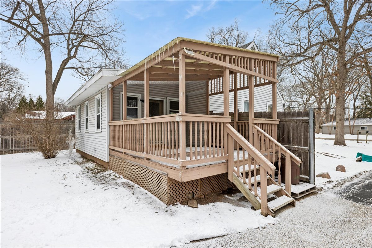 338 College Avenue, Winthrop Harbor, IL 60096