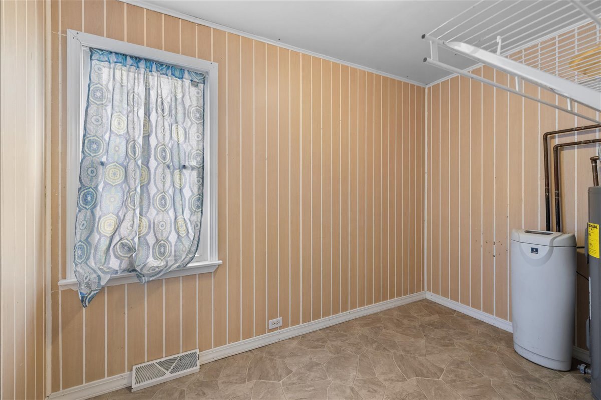 338 College Avenue, Winthrop Harbor, IL 60096