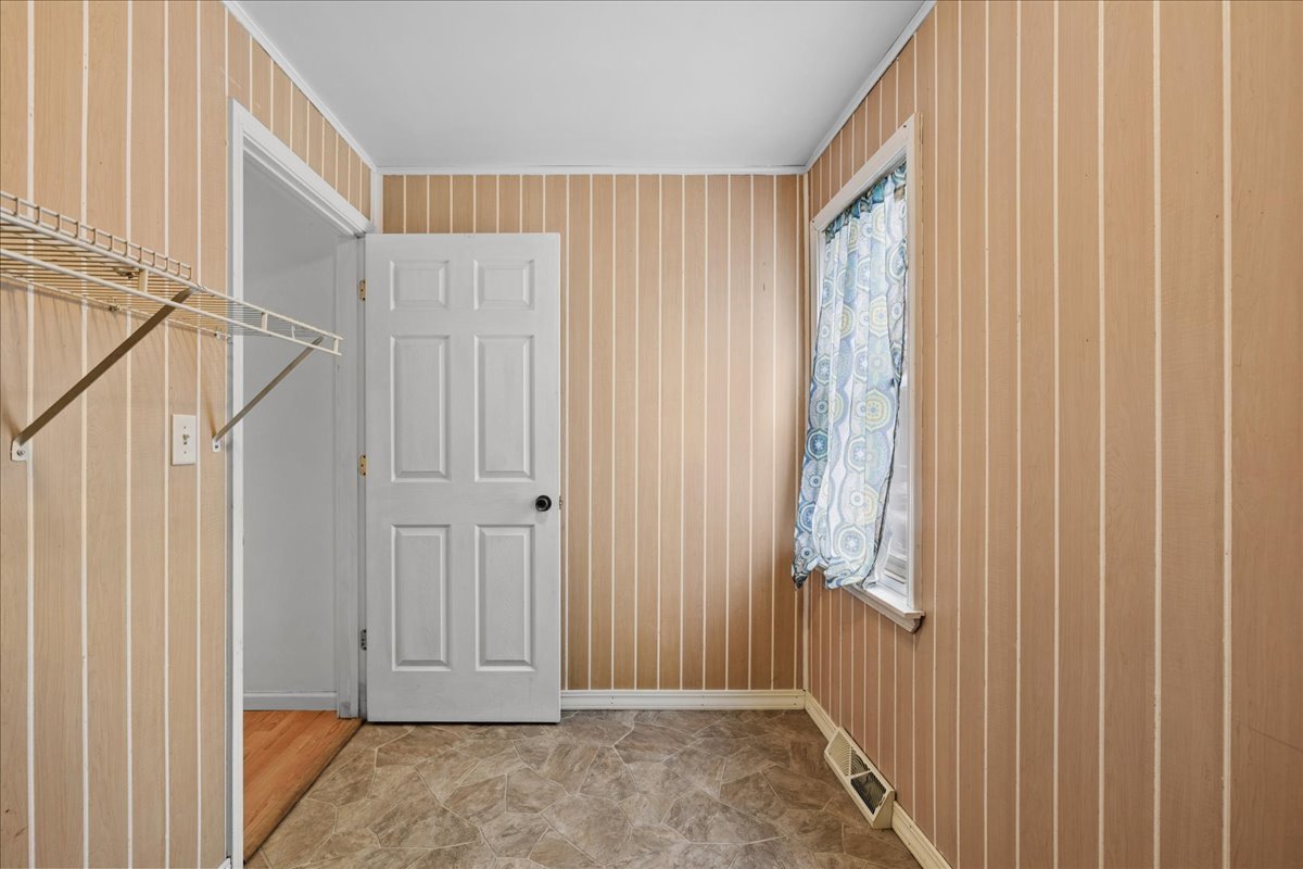 338 College Avenue, Winthrop Harbor, IL 60096