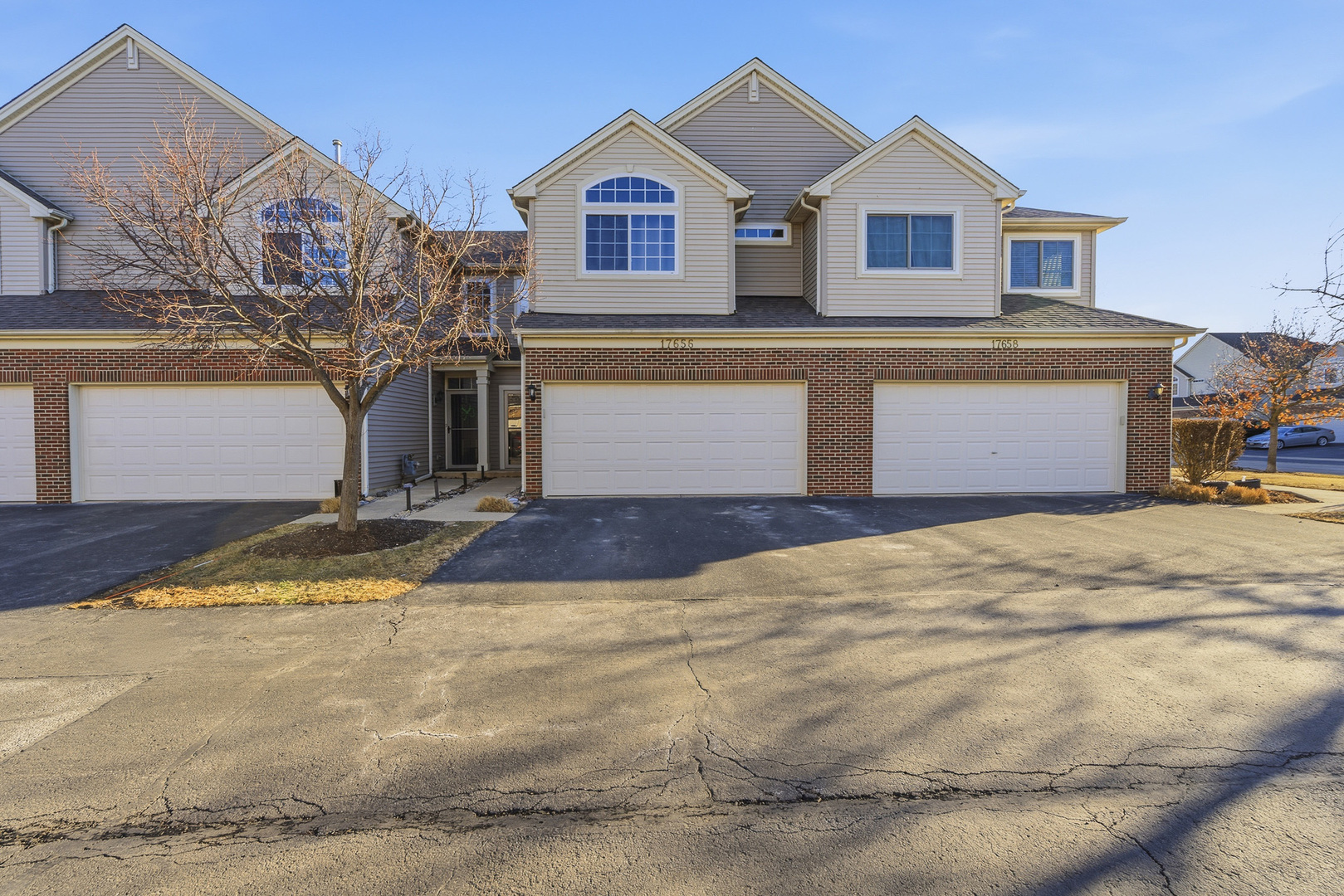 17656 S Gilbert Drive, Lockport, IL 60441