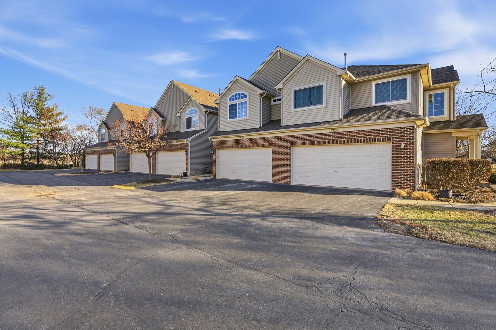 17656 S Gilbert Drive, Lockport, IL 60441