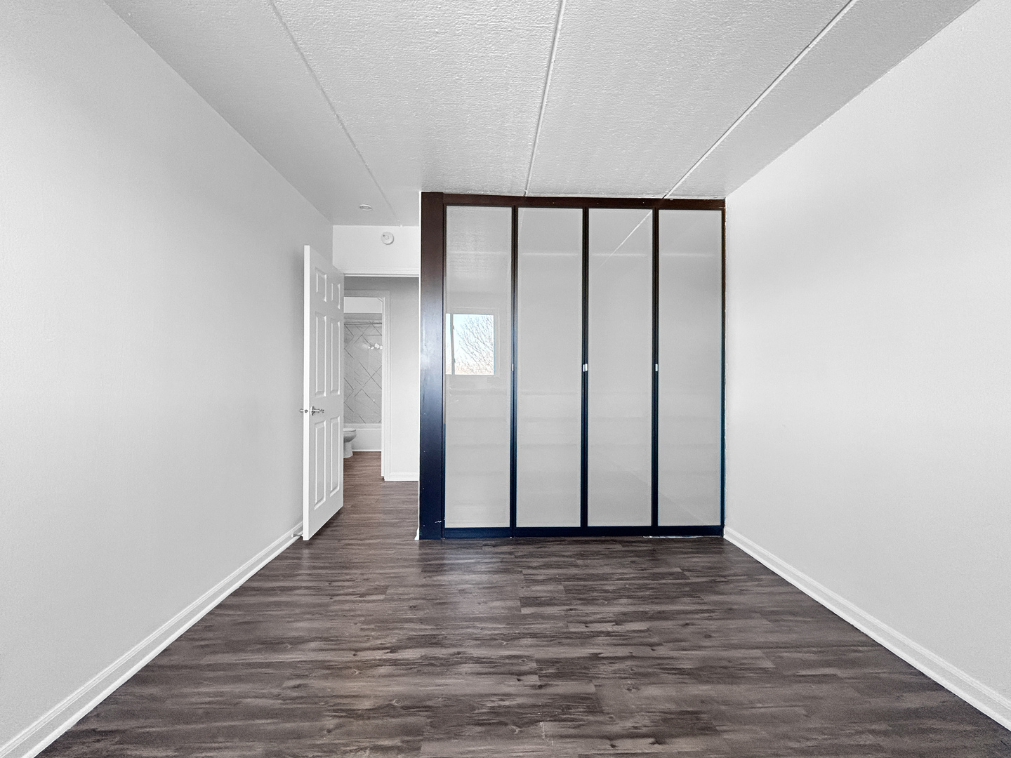 5011 Valley Lane #401, Streamwood, IL 60107