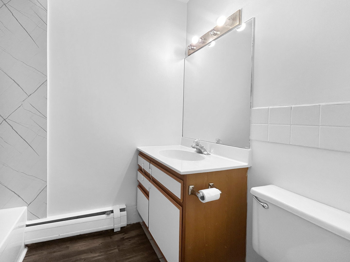 5011 Valley Lane #401, Streamwood, IL 60107