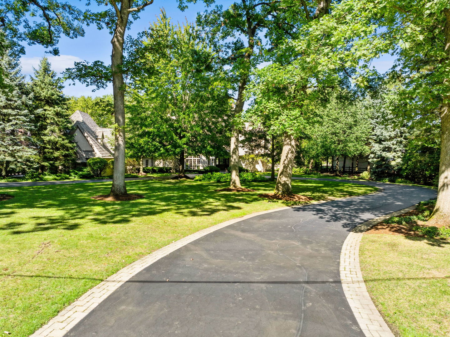 3102 White Oak Lane, Oak Brook, IL 60523