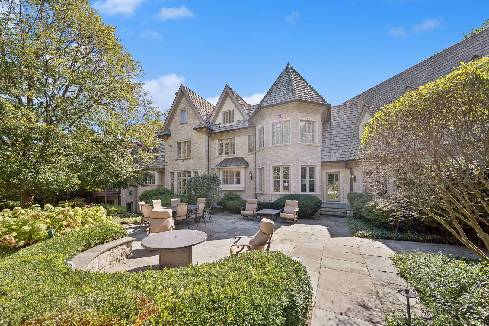 3102 White Oak Lane, Oak Brook, IL 60523