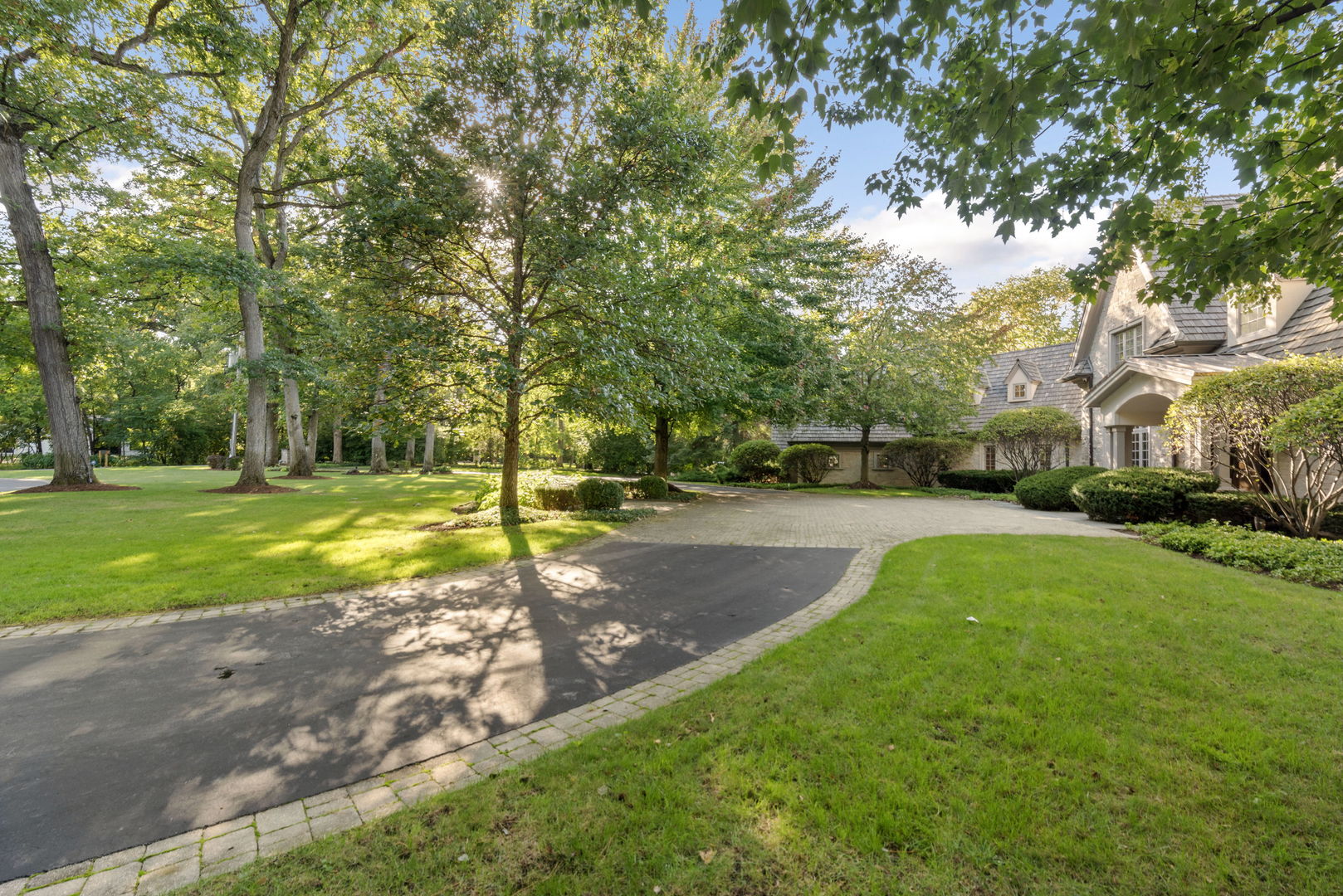 3102 White Oak Lane, Oak Brook, IL 60523