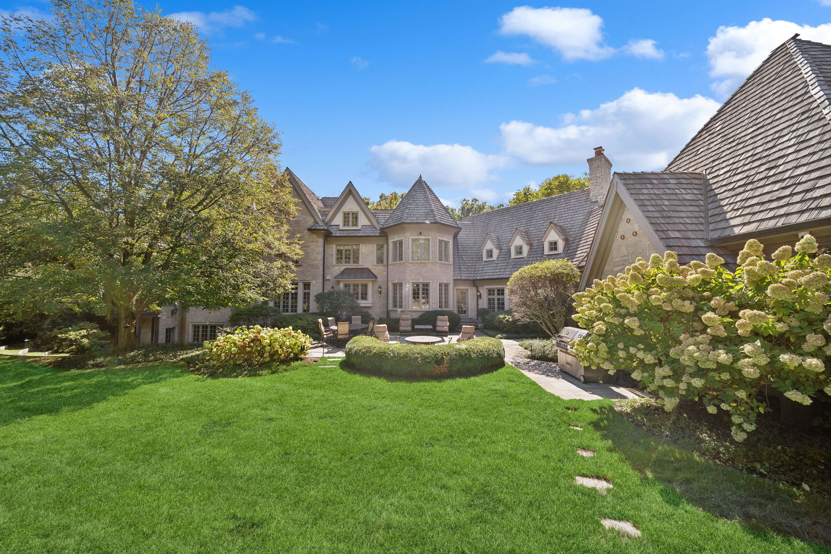 3102 White Oak Lane, Oak Brook, IL 60523