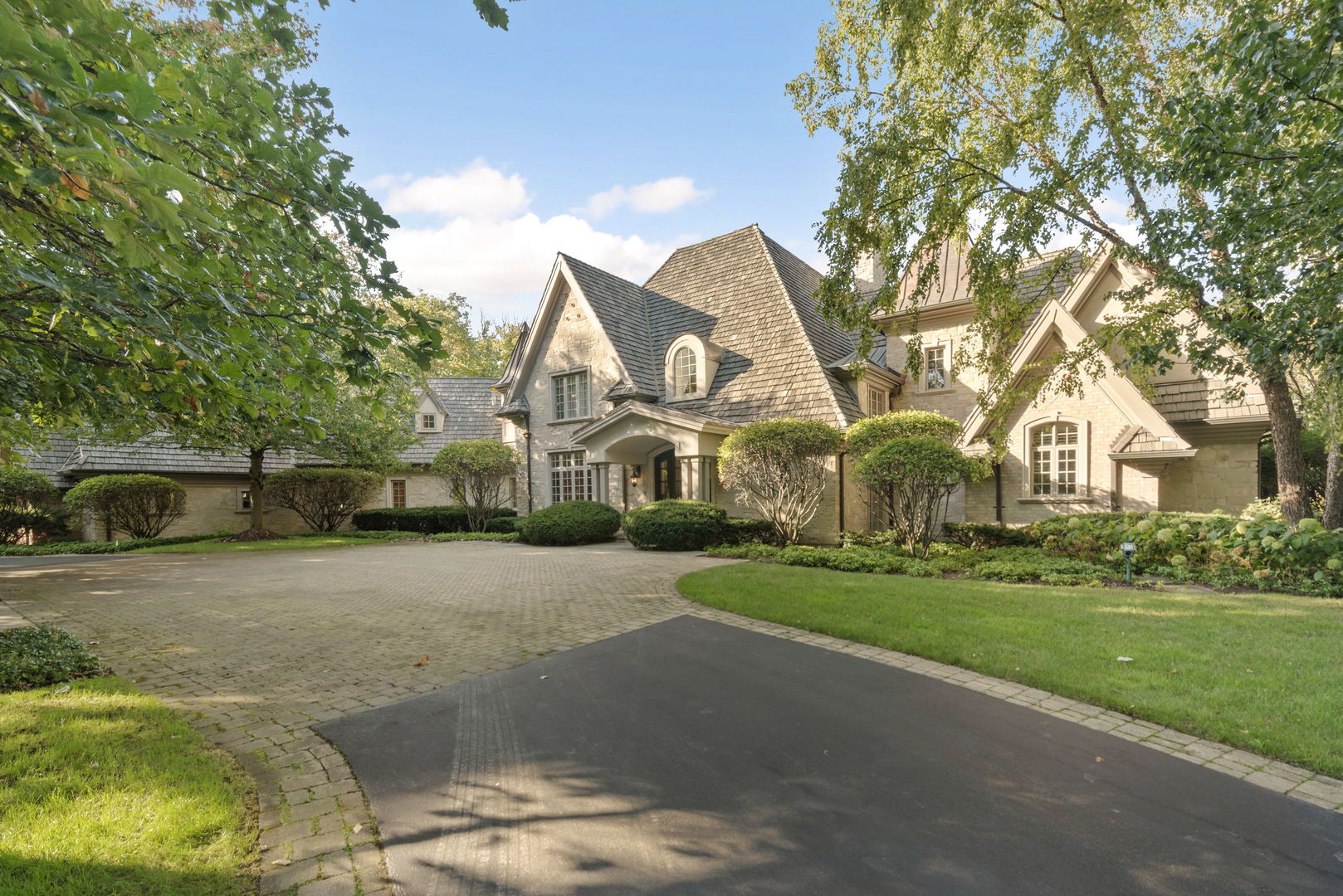 3102 White Oak Lane, Oak Brook, IL 60523
