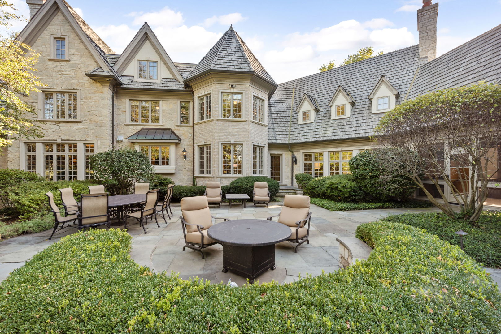 3102 White Oak Lane, Oak Brook, IL 60523