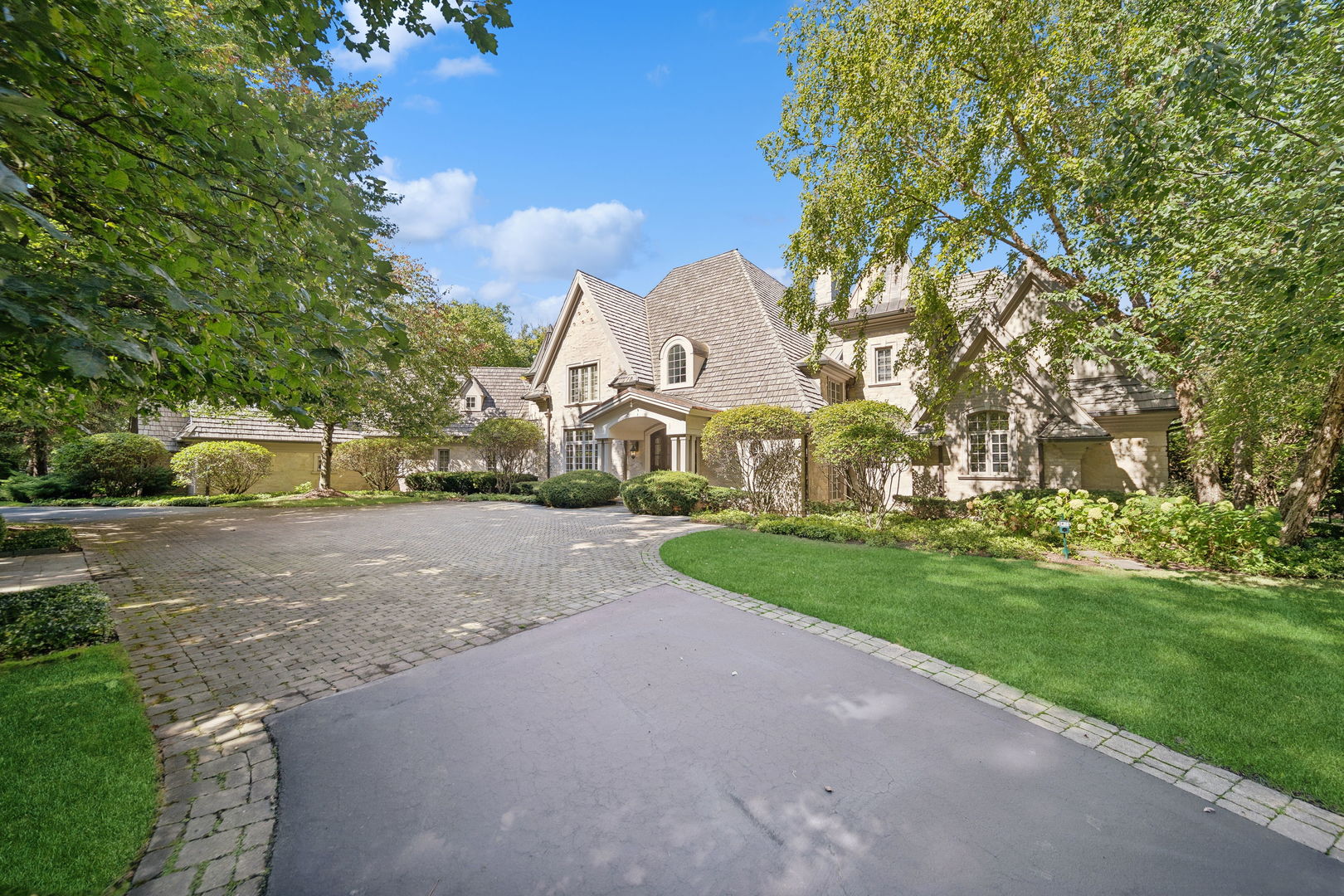 3102 White Oak Lane, Oak Brook, IL 60523