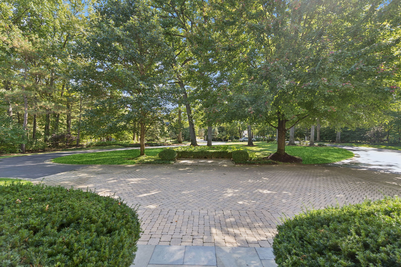 3102 White Oak Lane, Oak Brook, IL 60523