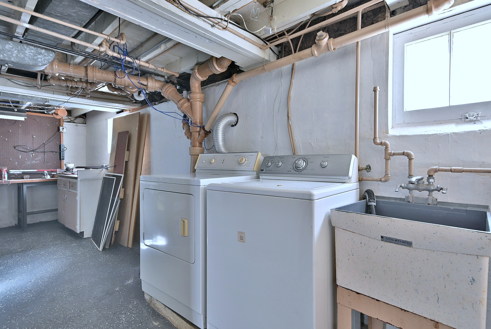 322 S WALNUT Street, Bensenville, IL 60106