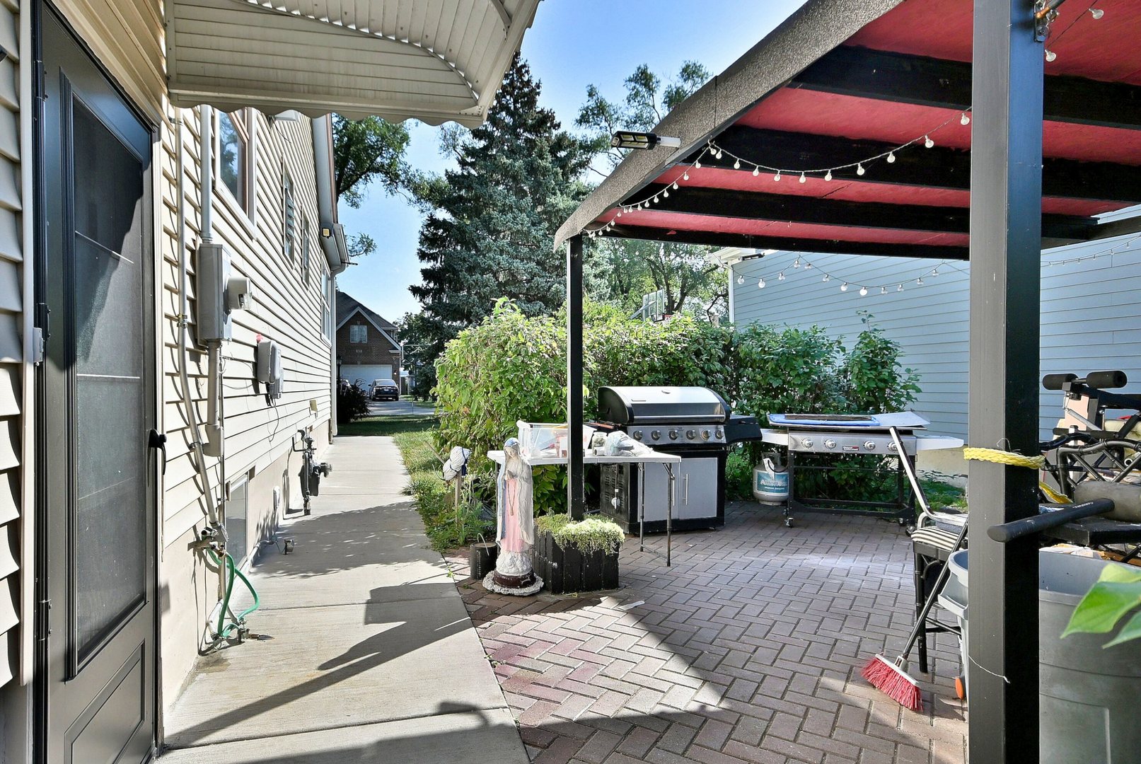 322 S WALNUT Street, Bensenville, IL 60106