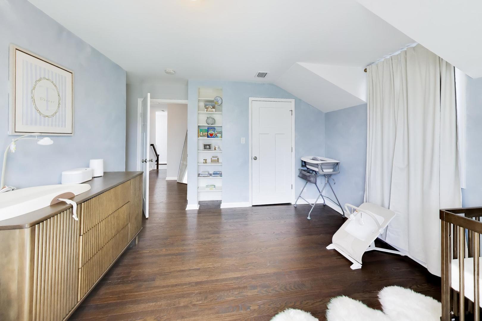 339 N Emroy Avenue, Elmhurst, IL 60126