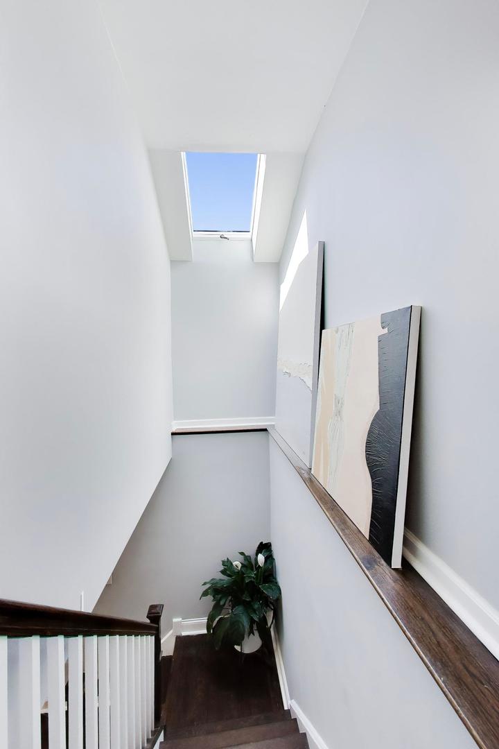 339 N Emroy Avenue, Elmhurst, IL 60126