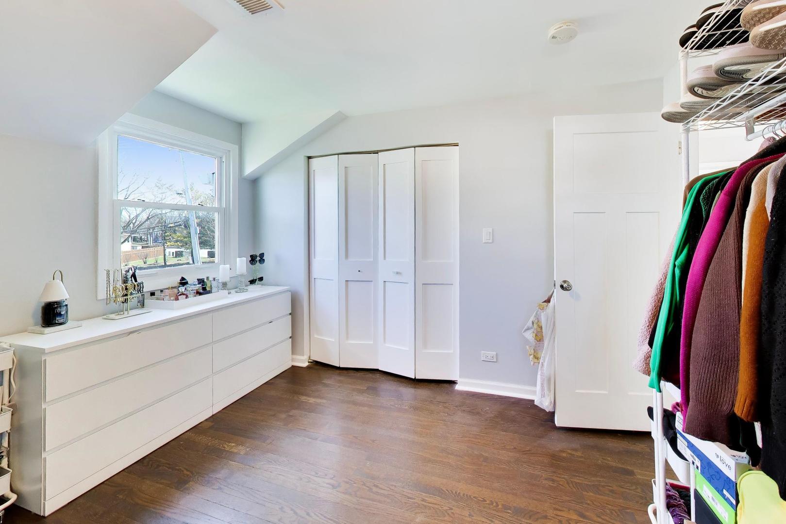 339 N Emroy Avenue, Elmhurst, IL 60126