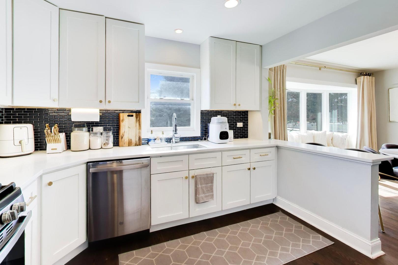 339 N Emroy Avenue, Elmhurst, IL 60126