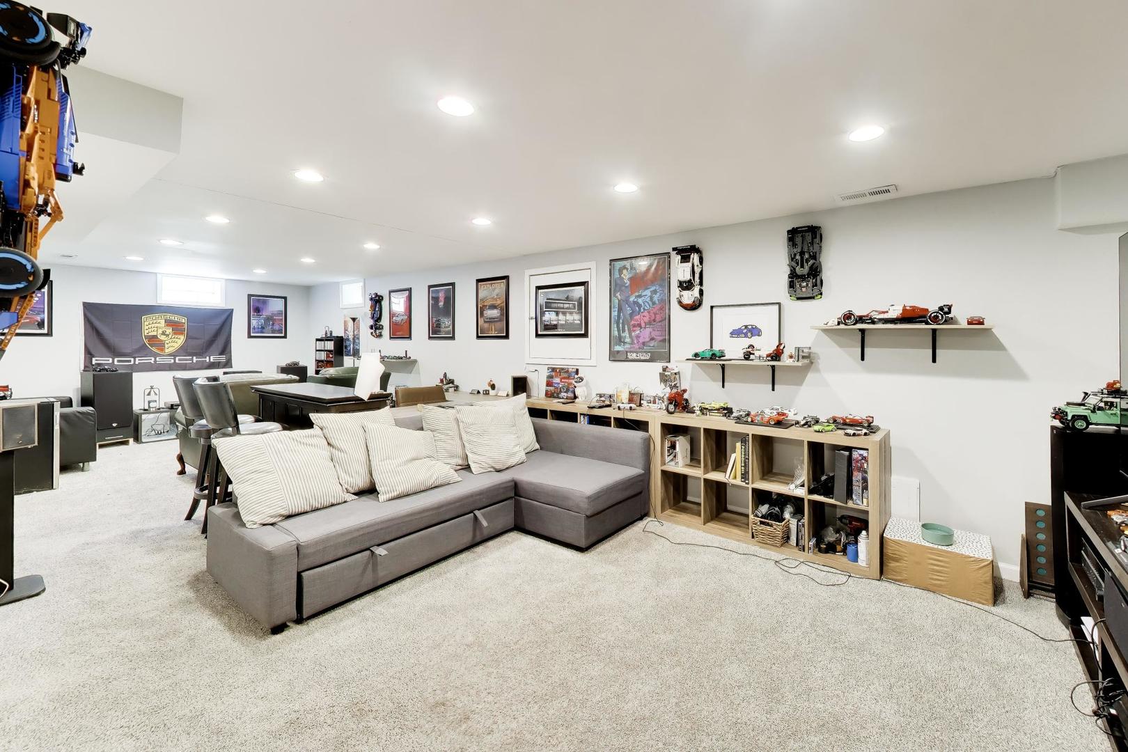 339 N Emroy Avenue, Elmhurst, IL 60126