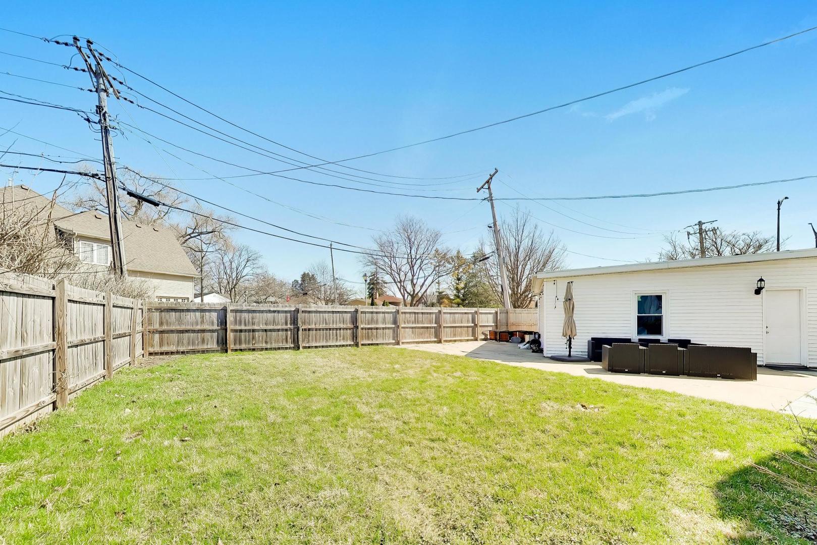 339 N Emroy Avenue, Elmhurst, IL 60126