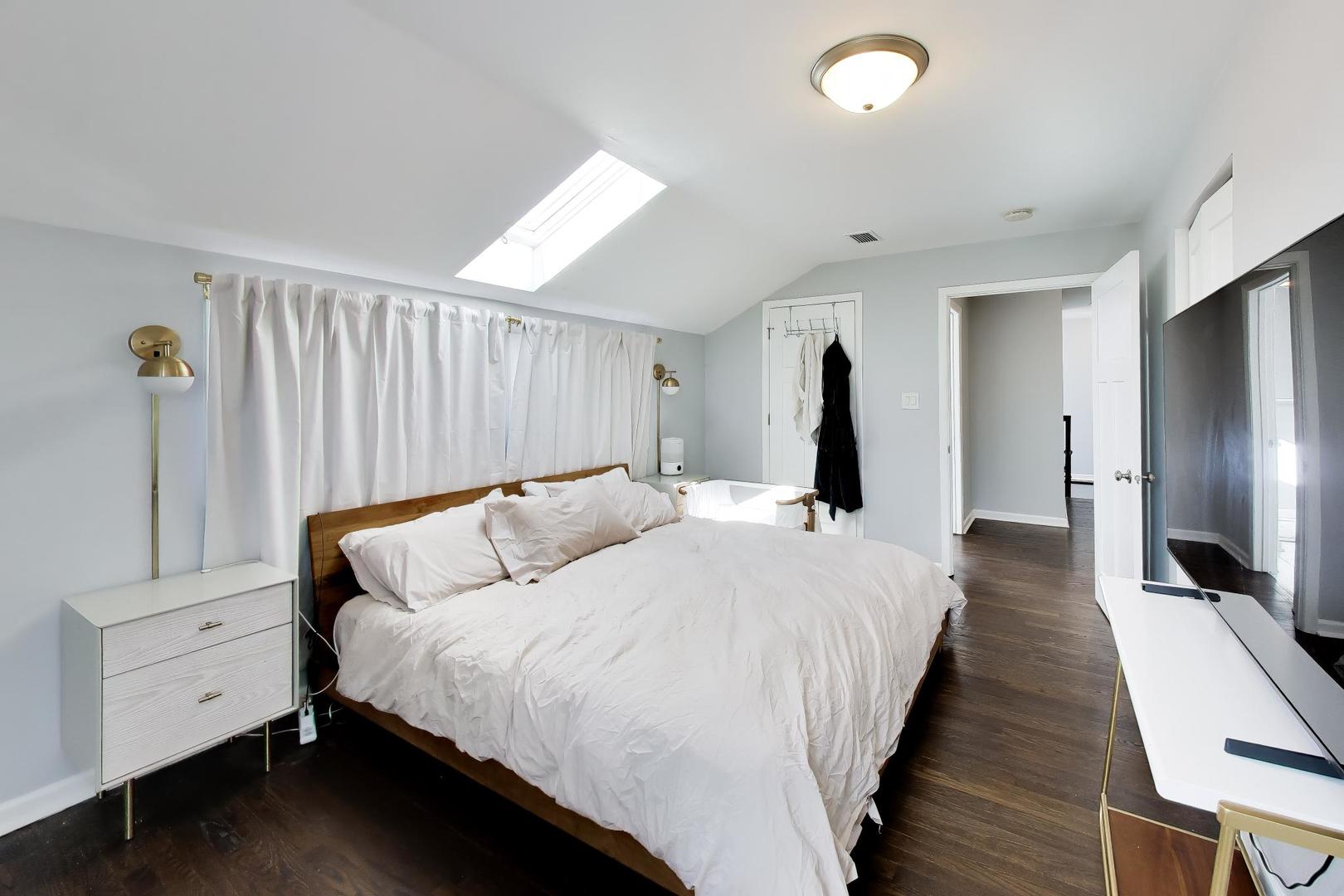 339 N Emroy Avenue, Elmhurst, IL 60126