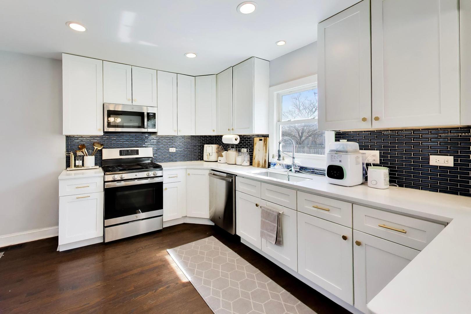 339 N Emroy Avenue, Elmhurst, IL 60126