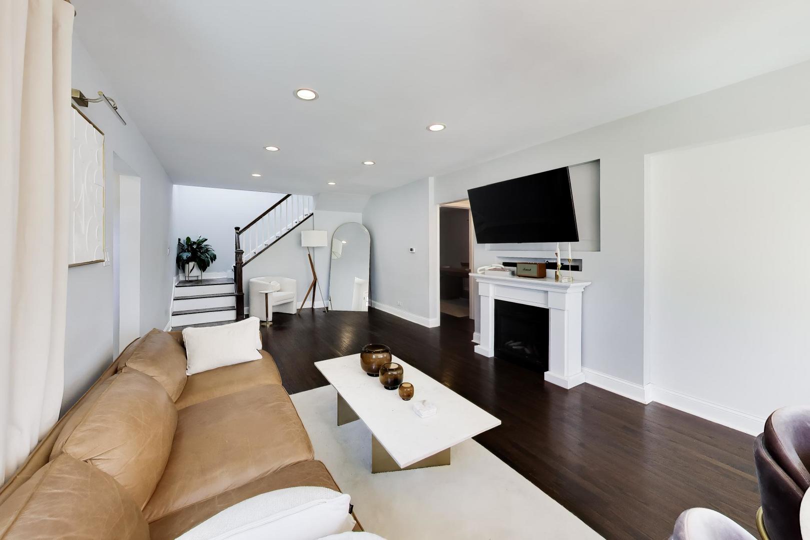 339 N Emroy Avenue, Elmhurst, IL 60126