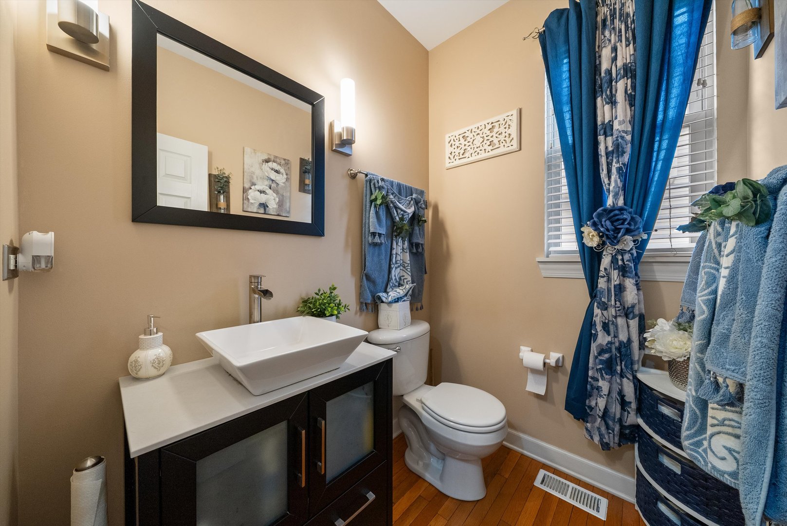 443 Glover Drive, North Aurora, IL 60542