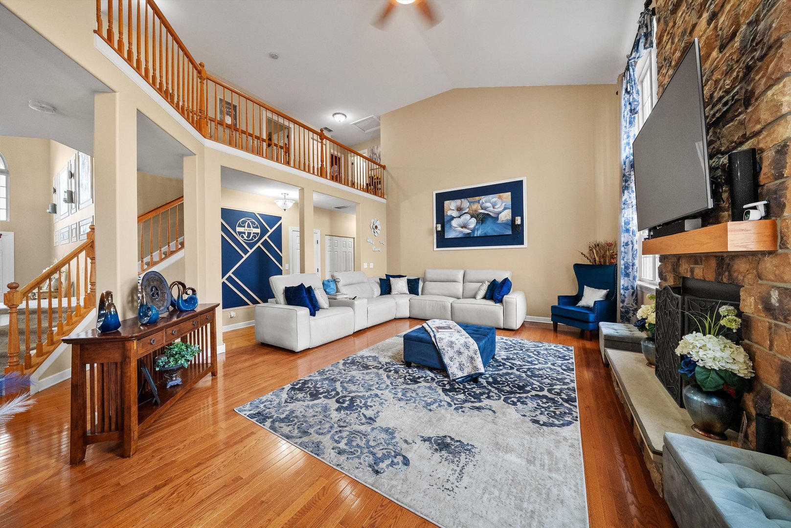 443 Glover Drive, North Aurora, IL 60542