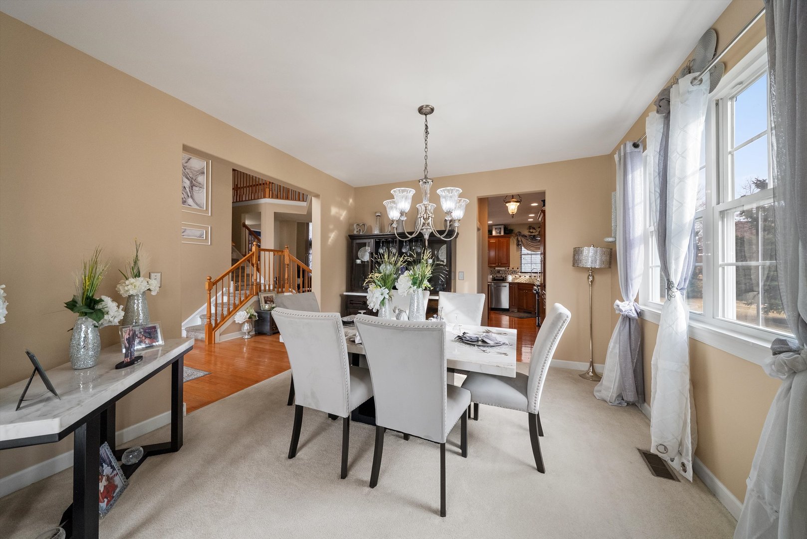 443 Glover Drive, North Aurora, IL 60542