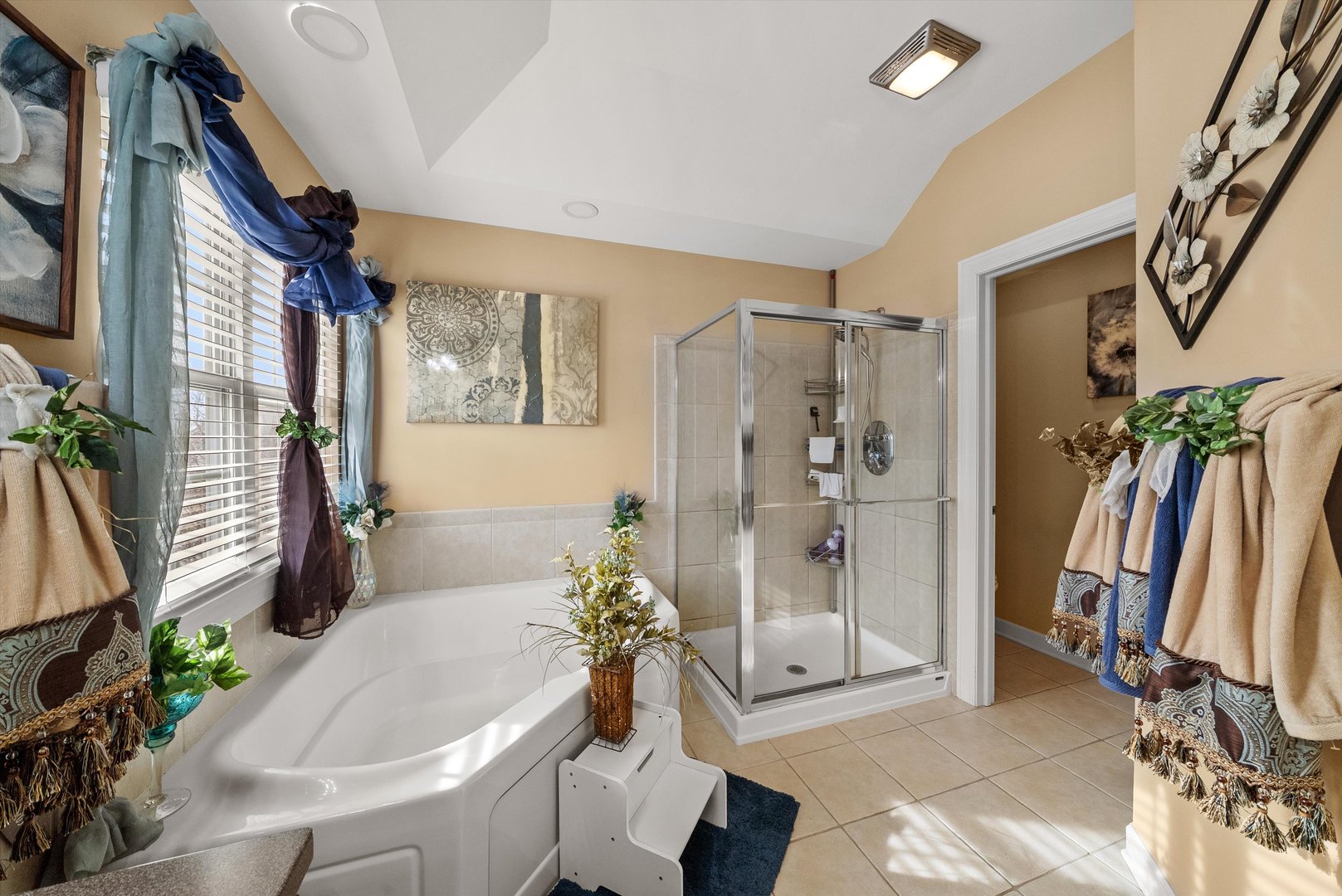 443 Glover Drive, North Aurora, IL 60542