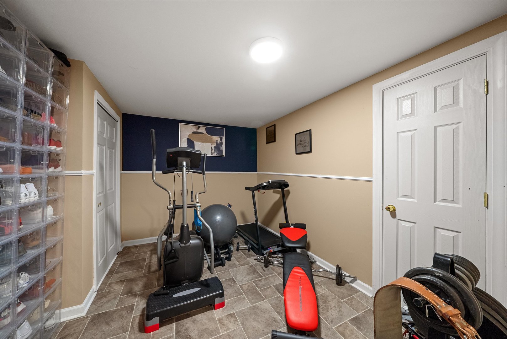 443 Glover Drive, North Aurora, IL 60542