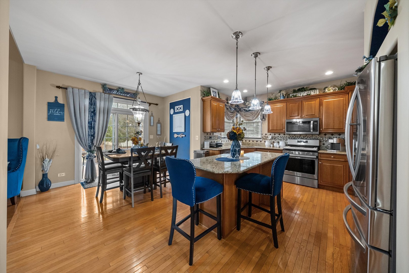 443 Glover Drive, North Aurora, IL 60542