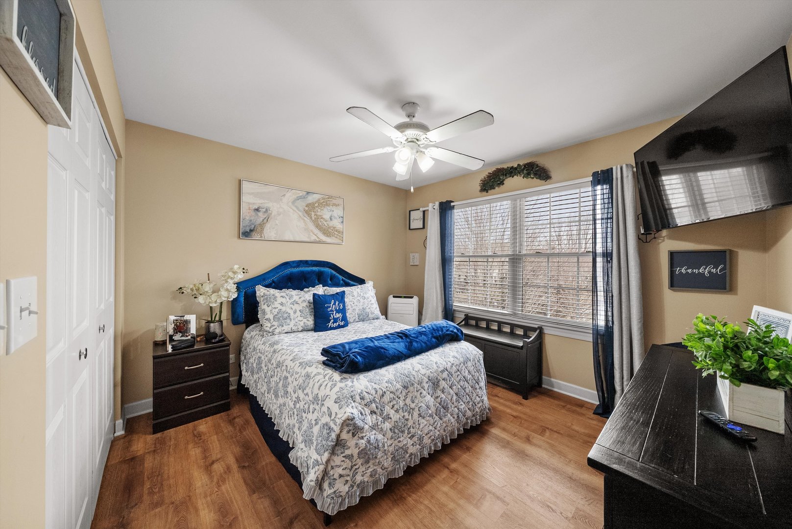 443 Glover Drive, North Aurora, IL 60542