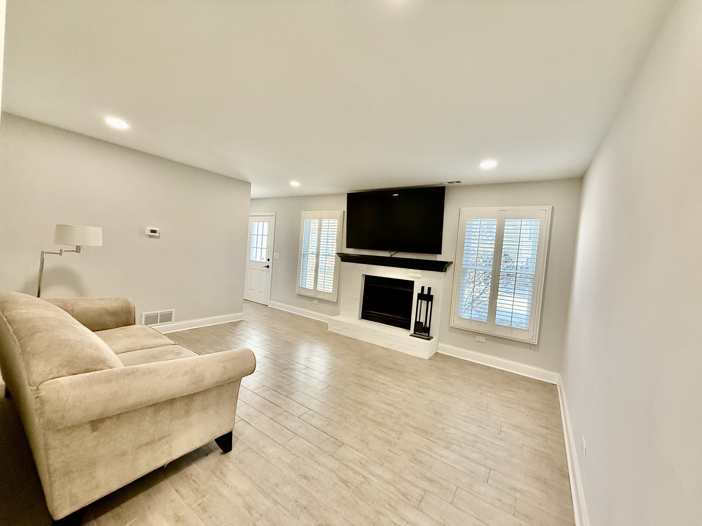 455 Kensington Court, Naperville, IL 60563