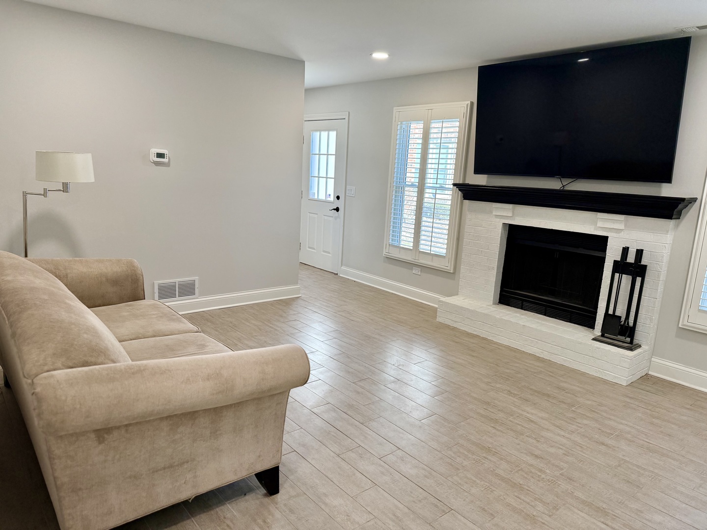 455 Kensington Court, Naperville, IL 60563