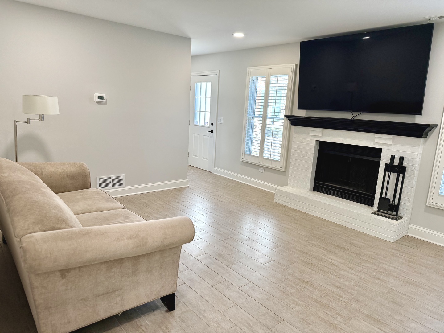 455 Kensington Court, Naperville, IL 60563