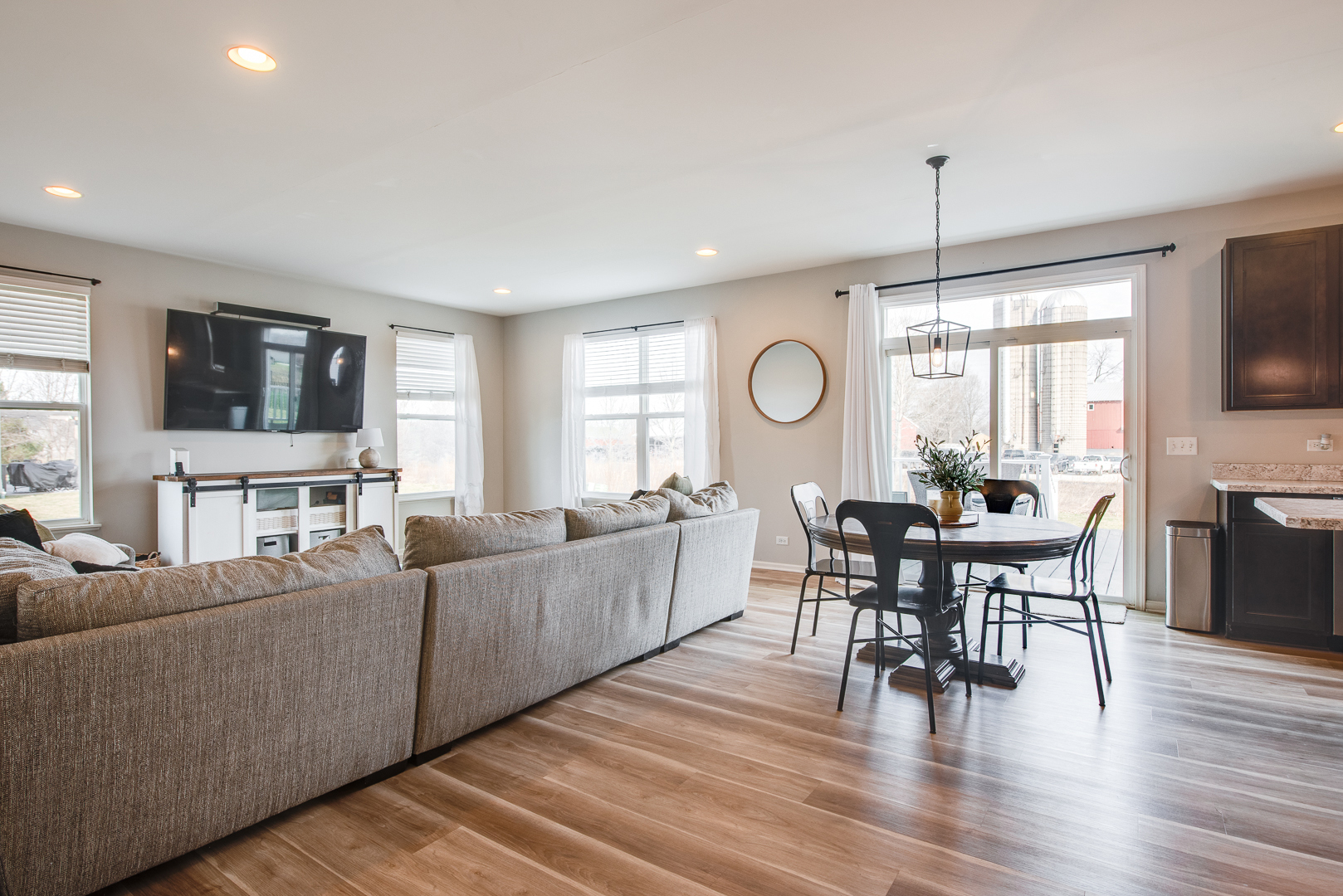 3545 AYRES Drive, Aurora, IL 60506