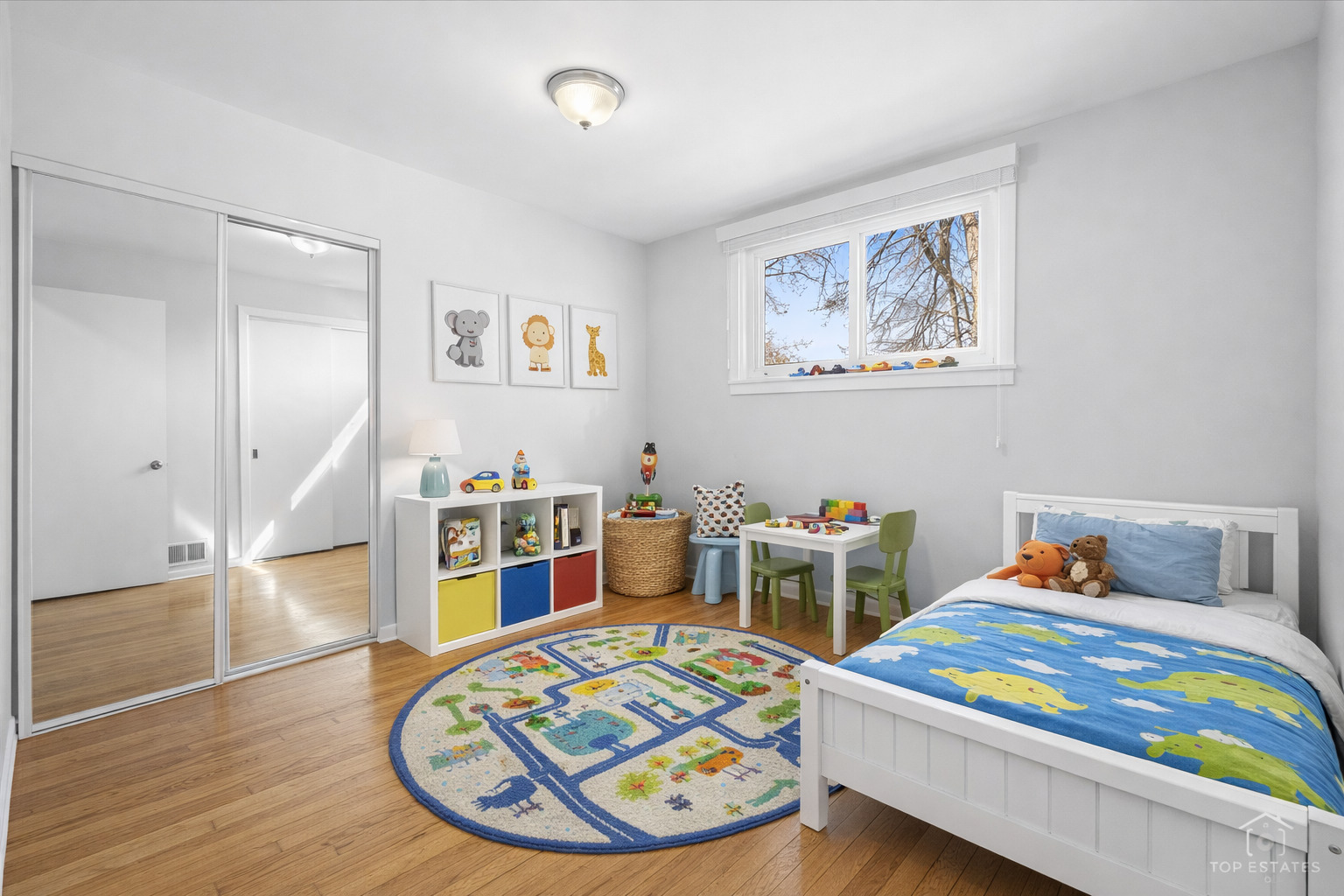 114 N Salem Avenue, Arlington Heights, IL 60005