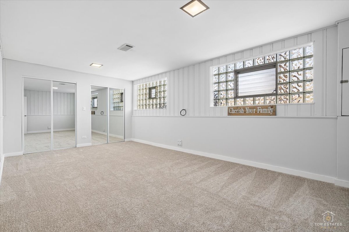 114 N Salem Avenue, Arlington Heights, IL 60005