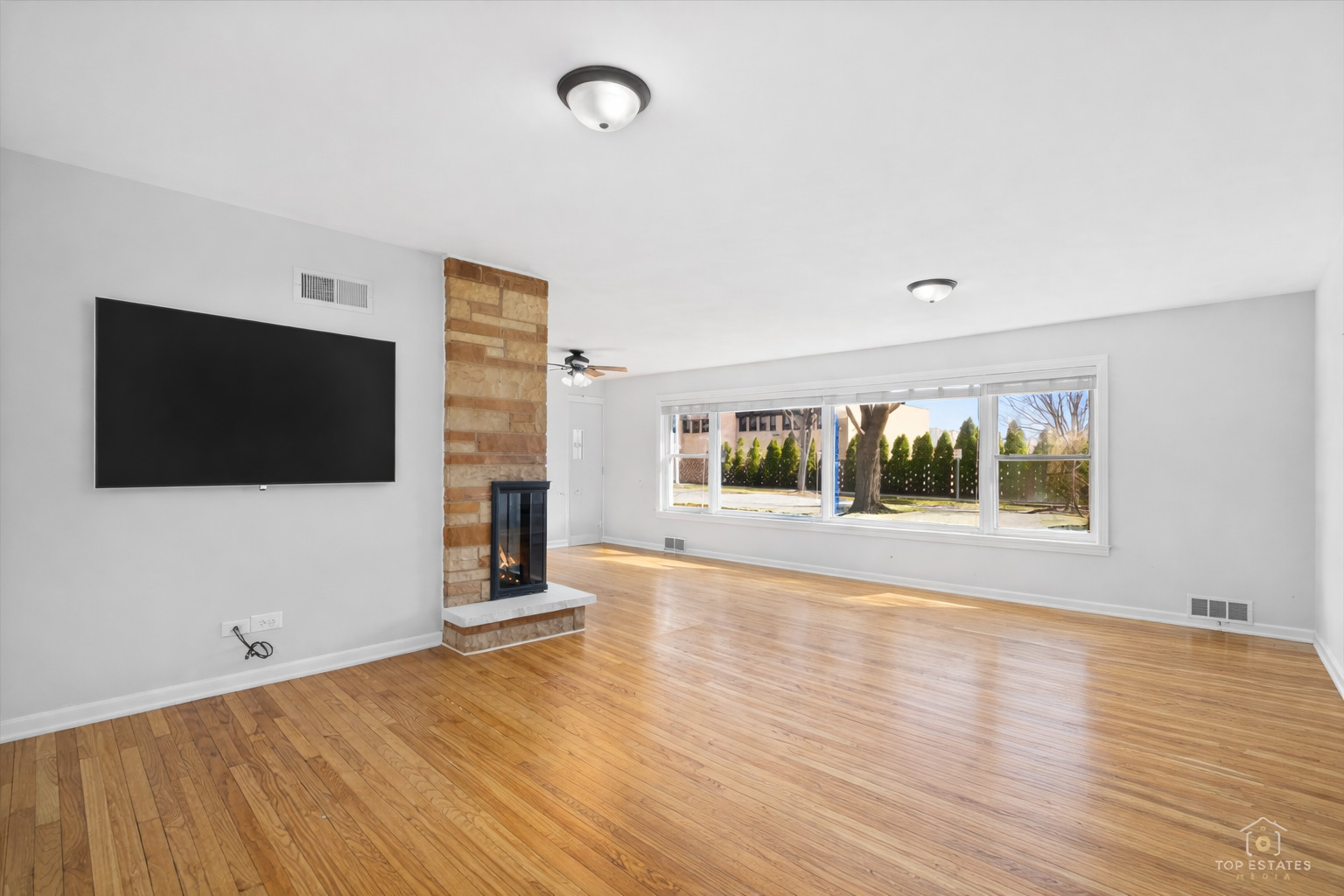 114 N Salem Avenue, Arlington Heights, IL 60005