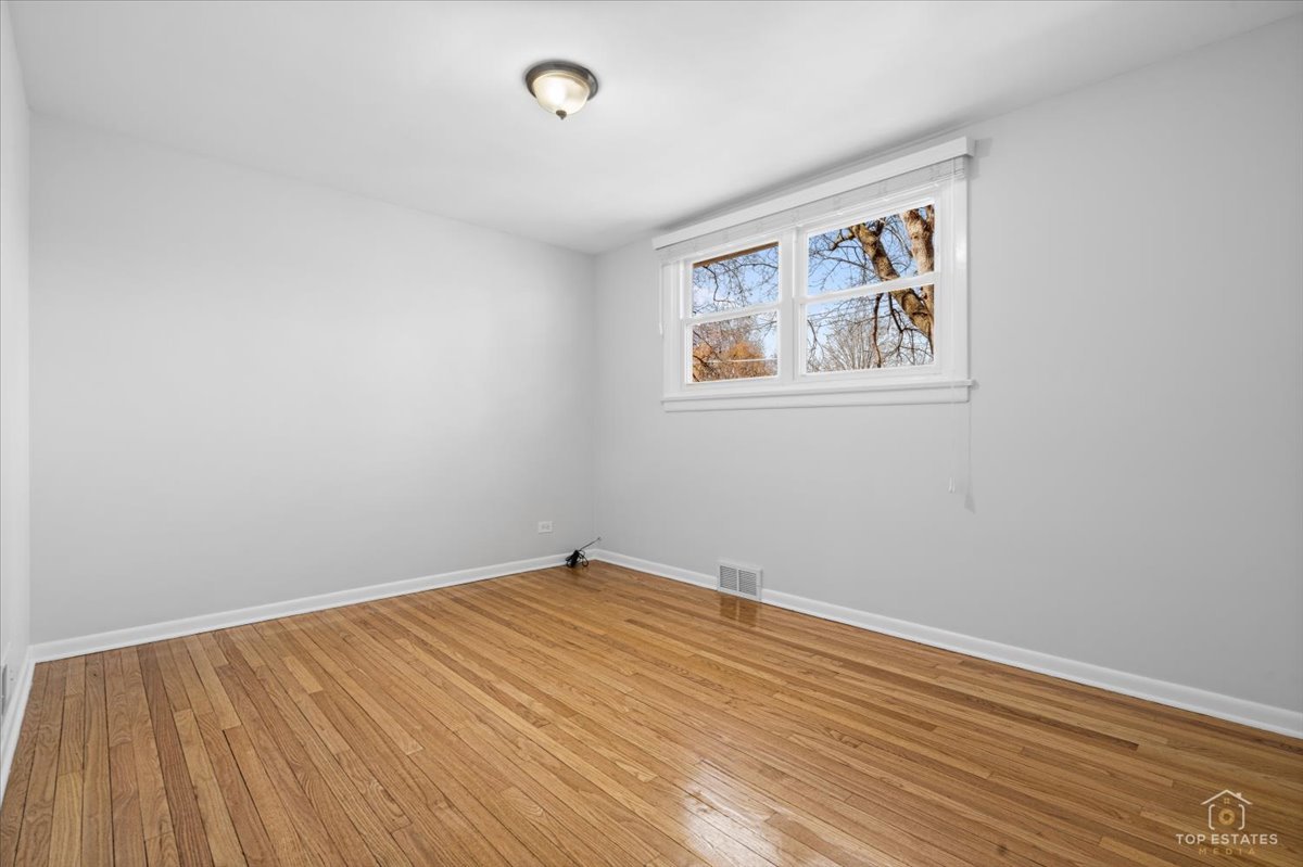 114 N Salem Avenue, Arlington Heights, IL 60005