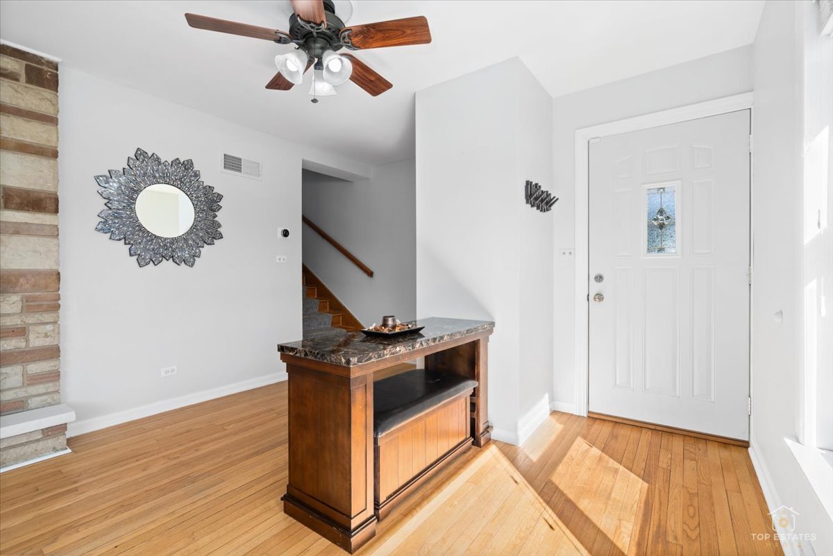 114 N Salem Avenue, Arlington Heights, IL 60005