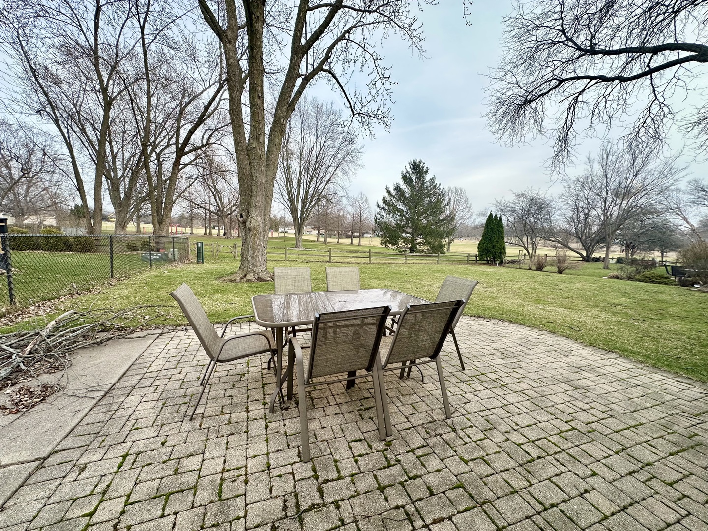 717 Slingerland Drive, Schaumburg, IL 60193