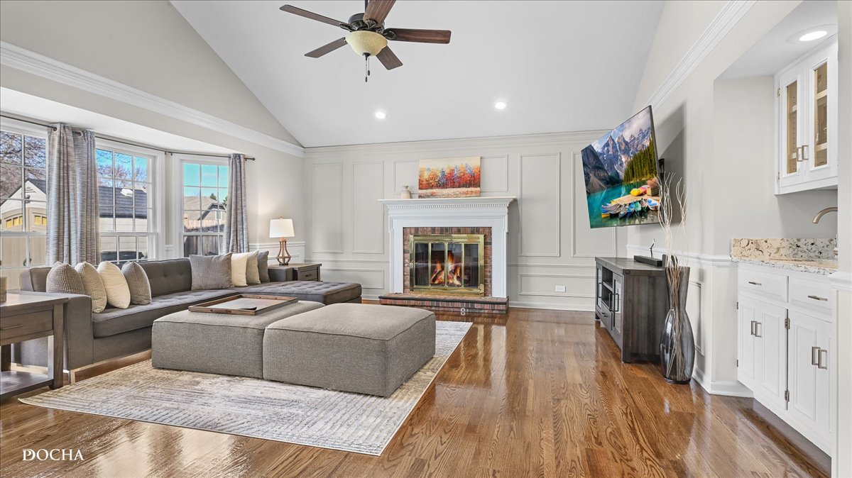 2549 River Woods Drive, Naperville, IL 60565