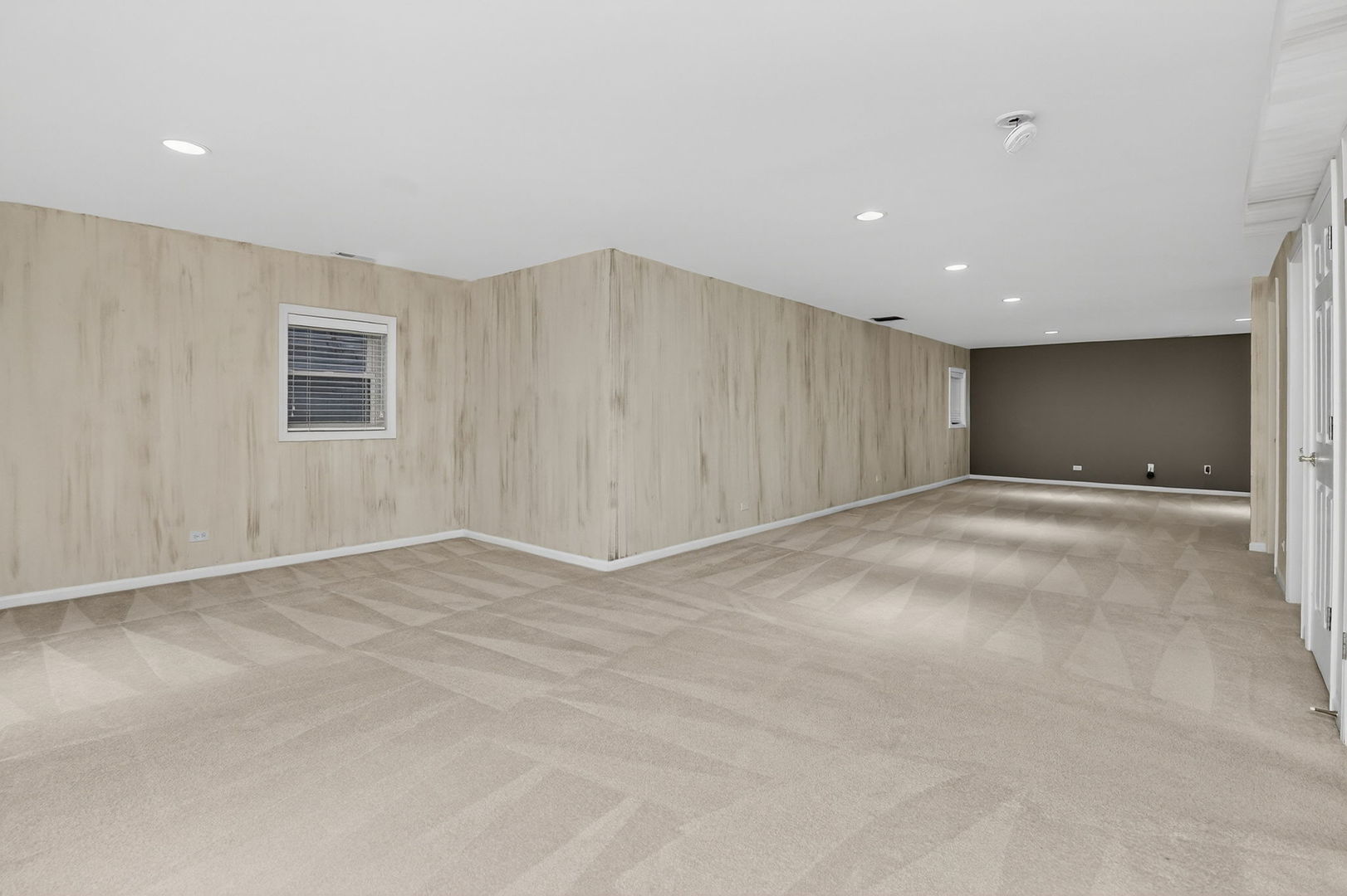 1108 Oxford Court, Oakbrook Terrace, IL 60181