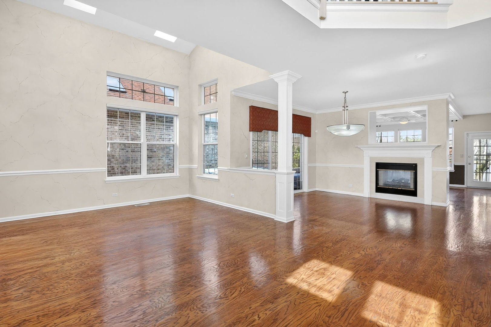 1108 Oxford Court, Oakbrook Terrace, IL 60181