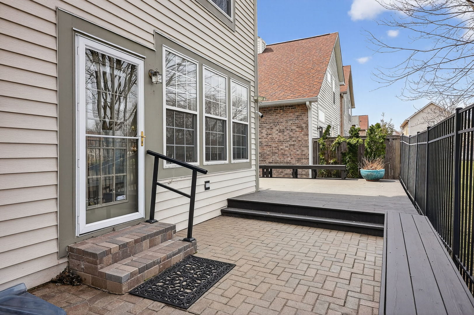 1108 Oxford Court, Oakbrook Terrace, IL 60181