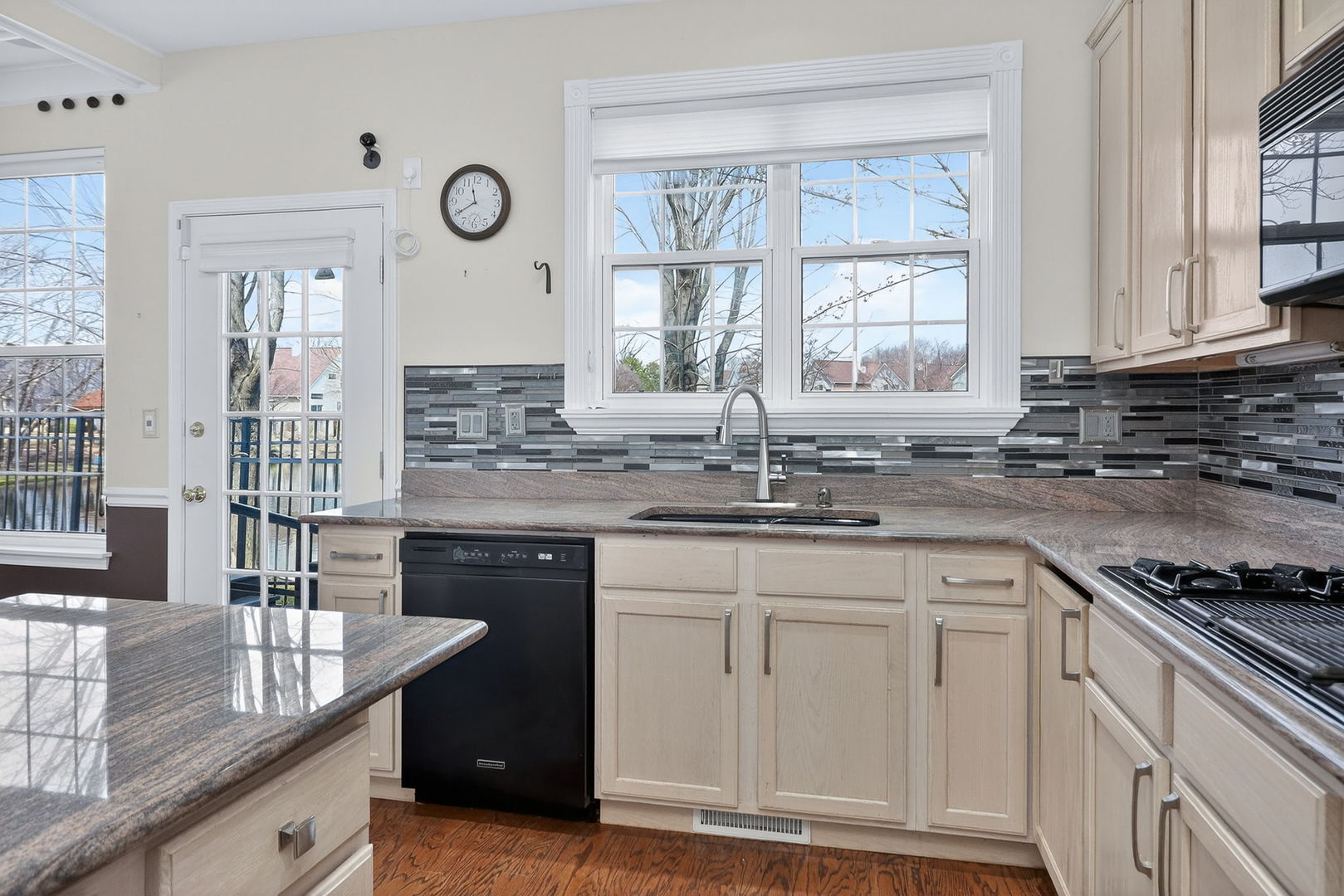 1108 Oxford Court, Oakbrook Terrace, IL 60181